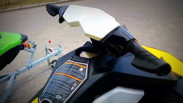 BRP Spark 3up 90hp
