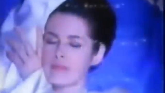 Revitalift Night Dayle Haddon