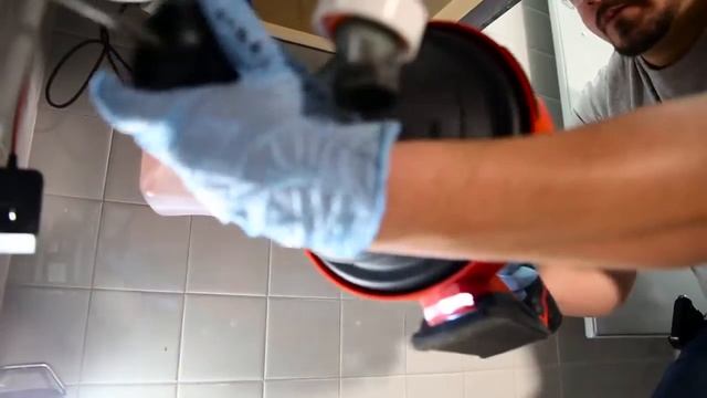 Вантуз аккумуляторный! - устрани засор с Машинкой для прочистки труб Milwaukee® M12™ BDC8 202C