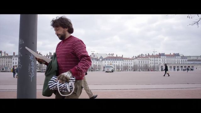 Claudio Capéo - Un homme debout (clip officiel)