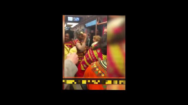 Африканцы в метро г. Москвы.