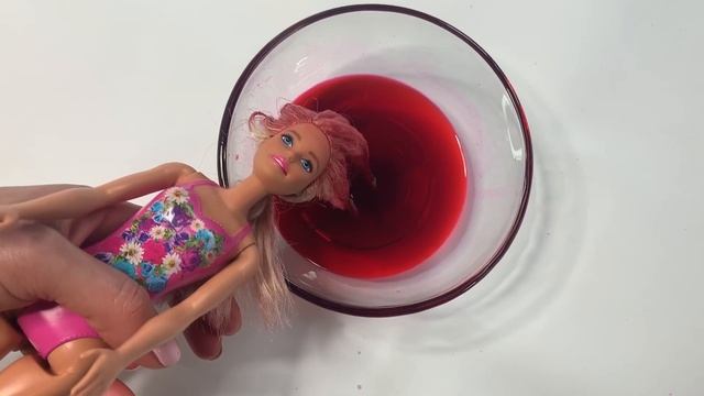 How to dye quarantine Barbie's hair!