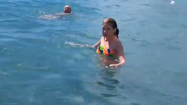 Кувырки в воде.