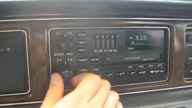 1993 Buick Roadmaster Estate Wagon Start Up, Engine, and In Depth Tour