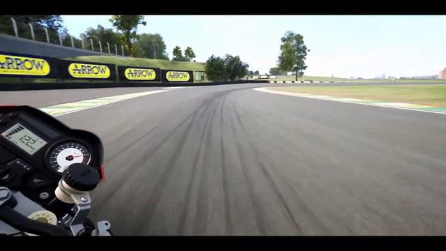 Uma Volta Com A Honda CB 600F Hornet 2005 Em Interlagos - RIDE 4