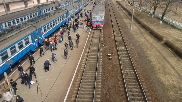 Борисов.Электропоезд эр9м 566 на станции Борисов.(ВИД С МОСТА)