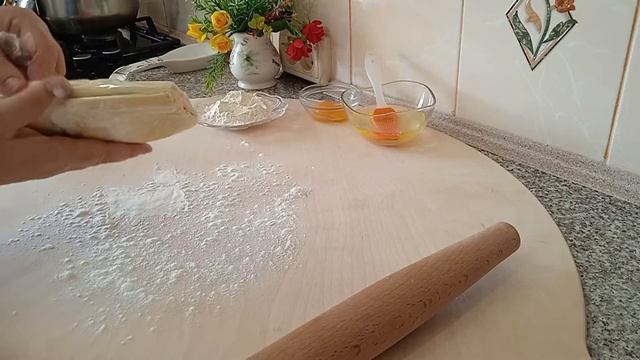 Хризантемки из слоенного теста со шпинатом!