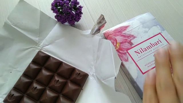 НАТУРАЛЬНЫЙ молочный ШОКОЛАД на овсяном молоке с клубникой NILAMBARI.
