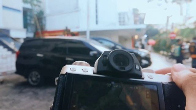 Fujifilm XT-100 POV in Surabaya, Street Photography