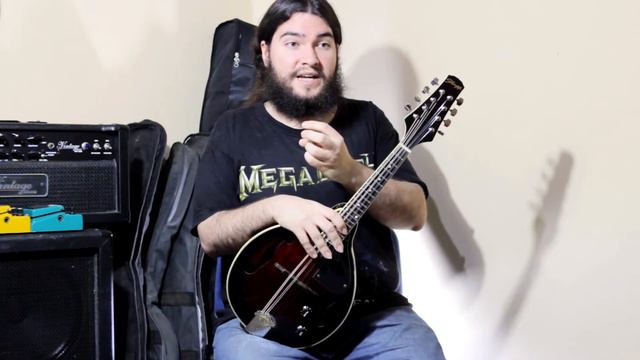 Probando la mandolina Stagg M50E  En Mandolina