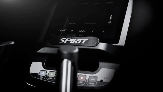 Коммерческие эллиптические тренажеры SPIRIT ( CE900ENT)