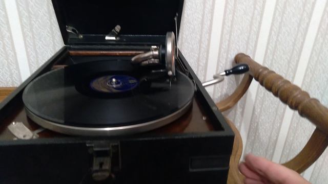 Портативный граммофон His Masters Voice 101. Англия