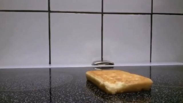 Вафля падает, но...