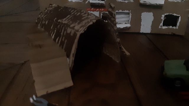 макет жилого дома и гаража 1:43