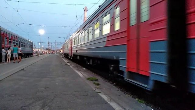 Электропоезд ЭР9ПК-332 станция Воронеж-1 18.08.2018