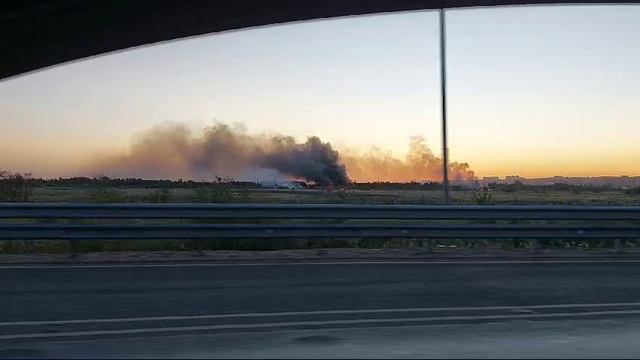 Территория между Ростовом-на-Дону и Батайском опять в огне. 🔥