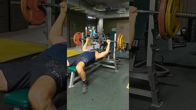 Жим штанги лёжа 🏋️