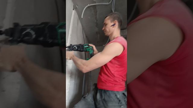 Hikoki в работе.mp4