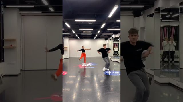 Константин Заякин 
GLOBAL DANCE UNIVERSITY