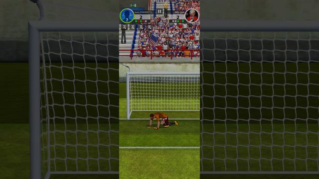 Ожесточенная борьба во время битвы в игре Football Strike