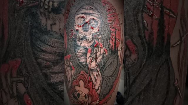 Татуировка на ноге цветная
IGOLOCHKI tattoo Tula
Студия татуировки и пирсинга Иголочки город Тула