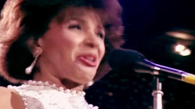 Shirley Bassey - SOMETHING  Hey Jude  Big Spender Live 1993 - 10000 Voices