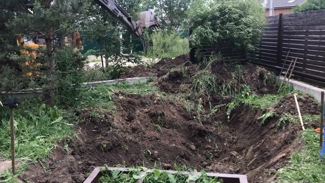 Копка пруда экскаватором