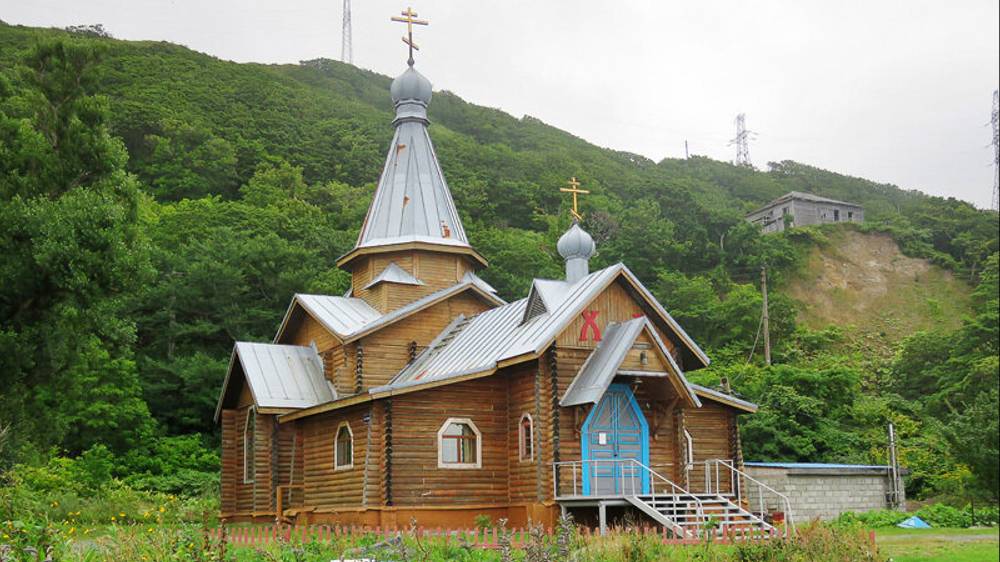 Освящение храма в Невельске 1998