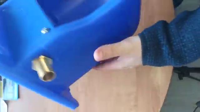 Обзор индивидуальной поилки для КРС на 4 литра