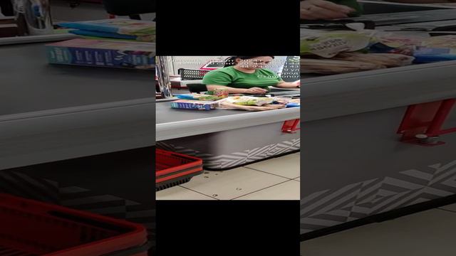 В Пятёрочке кассир отказывалась позвать других кассиров