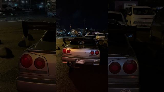 R34 vs GT-R R35  #gtr #r35 #r34 #nissan #nissangtr #nissanskyline