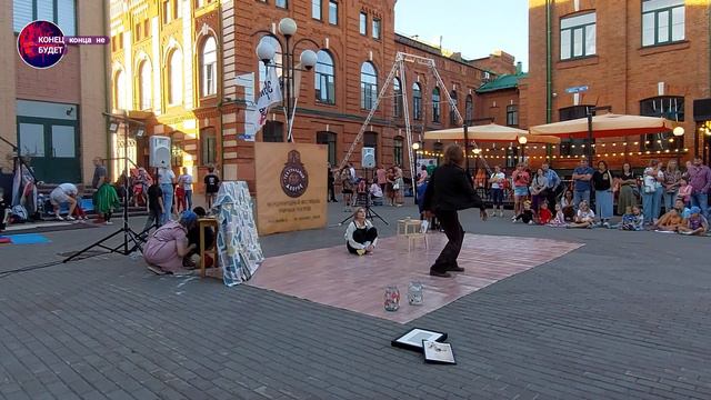 Таня и мяч. Спектакль совремнного танца "всем телом". Театральный дворик 2024.