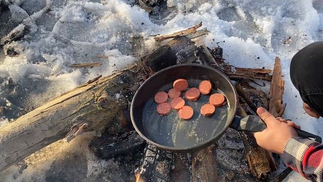 Экстремальный зимний кемпинг на Аляске в -40