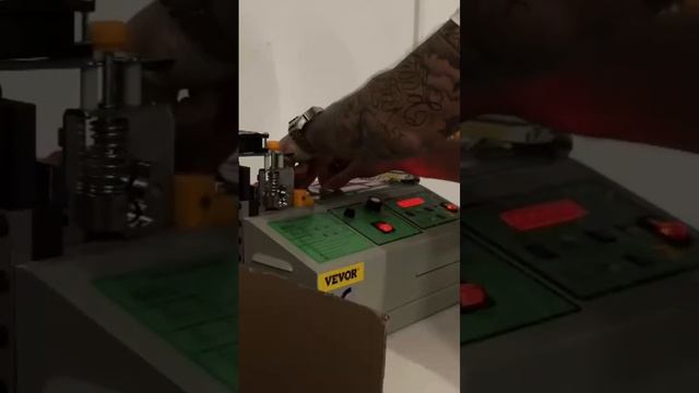 Упаковка в стрейч пленку для маркетплейсов