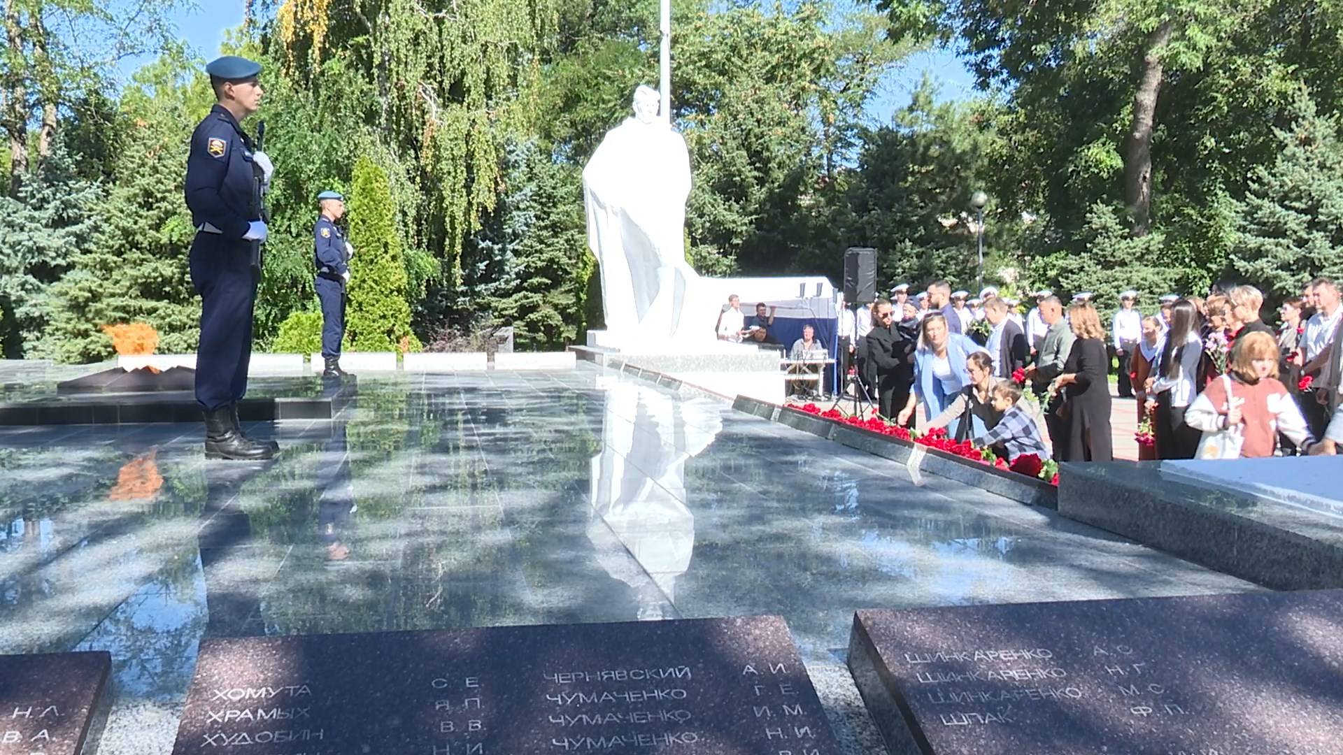 У Вечного огня прошла памятная церемония