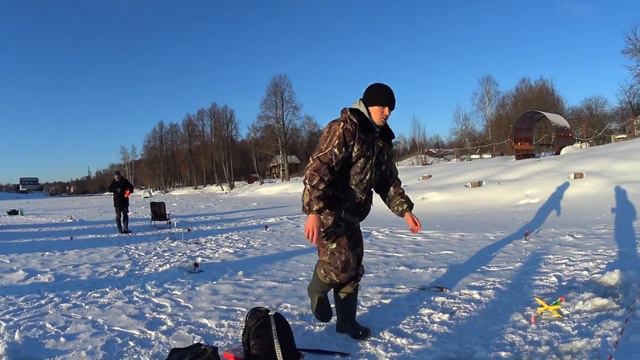 Ловля форели зимой. Отличный улов! Платная рыбалка на Пионерском пруду.