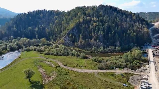 Самое впечатляющее место масштабной стройки в Челябинской области – будущая эстакада через реку Сим.