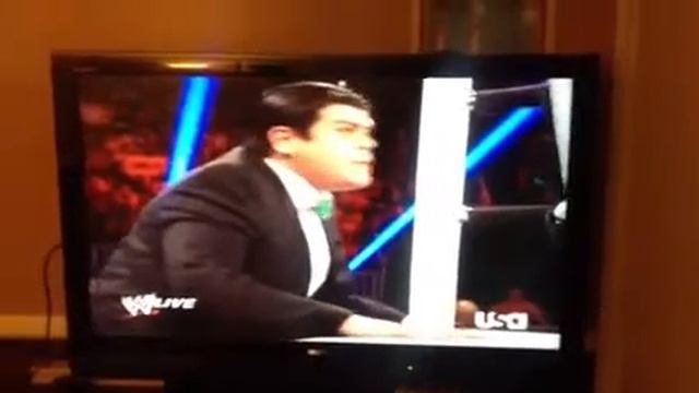 Alberto flashes wwe universe!!