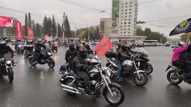 уфа закрытие мотосезона в уфе 21 09 2024 много мотоциклов разных и байкеров в черниковке.парад боль