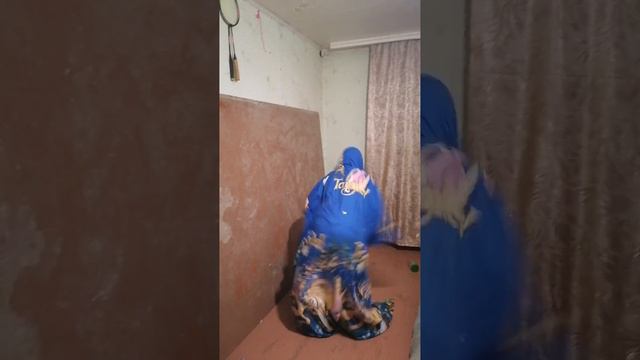 Дети дурачатся