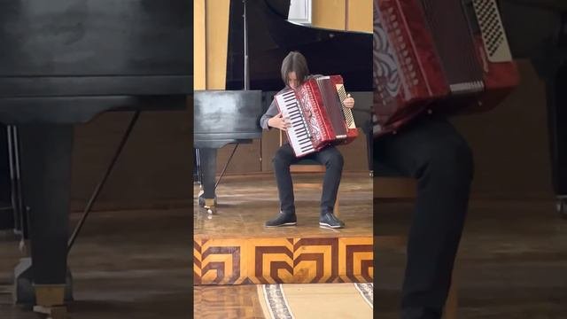 Дж. Коломбо Мюзет каприз.