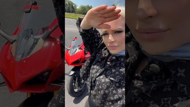 Мото Катя Алмаз #katyaalmaz #motogirl #biker #dance #motokatya #мотокатя #катяалмаз