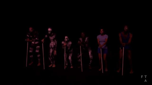 MONUMENT 0 d'Eszter SALAMON