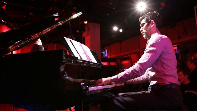Tenor Stephen Costello sings  "Ah, lève toi soleil” from Roméo et Juliette