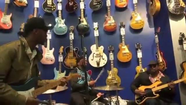 Daru with Marcus Machado, DJ Spinna and company "Dilla Medley" live at Guitar Center