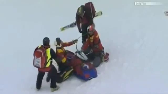 Lindsey Vonn An incredible crashed in the Super G race [HORRIBLE] , SCHLADMING ,Austria