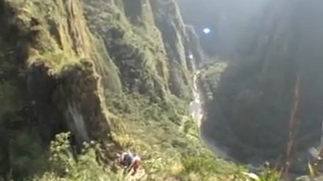 Daniel Trindade in Wayna Picchu with Jerry Anderson part 4