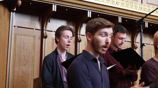 ROLLING RIVER| Choir Of Clare College| Graham Ross| Chichester Psalms Movement II