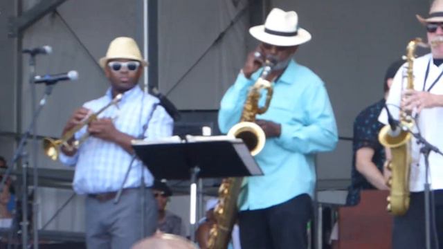 Walter Wolfman Washington -  152  5-7-17 New Orleans Jazz Fest
