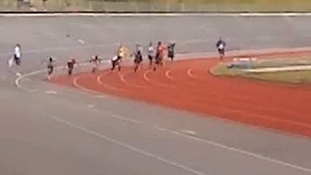 Fredericks smashes 100m at district in 11.1